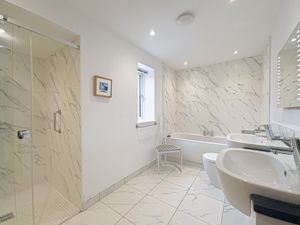 Photo 25- click for photo gallery